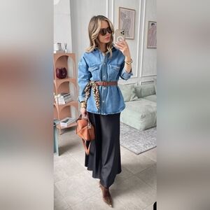 ANN TAYLOR LOFT | Chambray Denim Button Shirt, Size Small